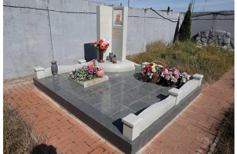 Поребрики на могилу  