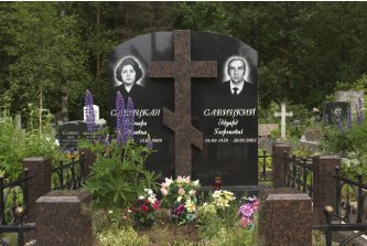 Две стелы с приставным крестом