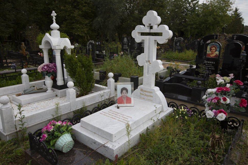 Мраморный резной крест