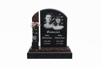 Классический двойной памятник с вазочкой