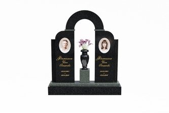 Двойной памятник с аркой и вазочкой