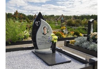 Комбинированный памятник в форме капли и листа