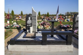 Мемориальный комплекс с памятником «Вертикаль»