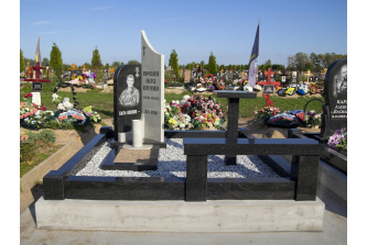 Мемориальный комплекс с памятником «Вертикаль»
