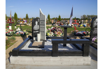 Мемориальный комплекс с памятником «Вертикаль»