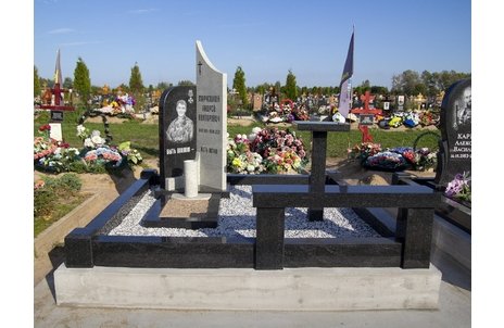 Мемориальный комплекс с памятником «Вертикаль»