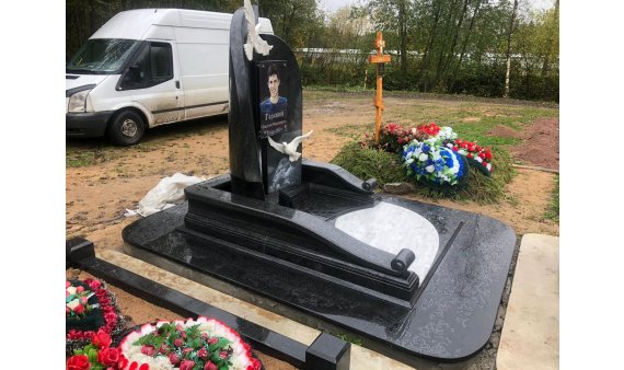 Галерея проектов, проект Памятник с чайками из мрамора