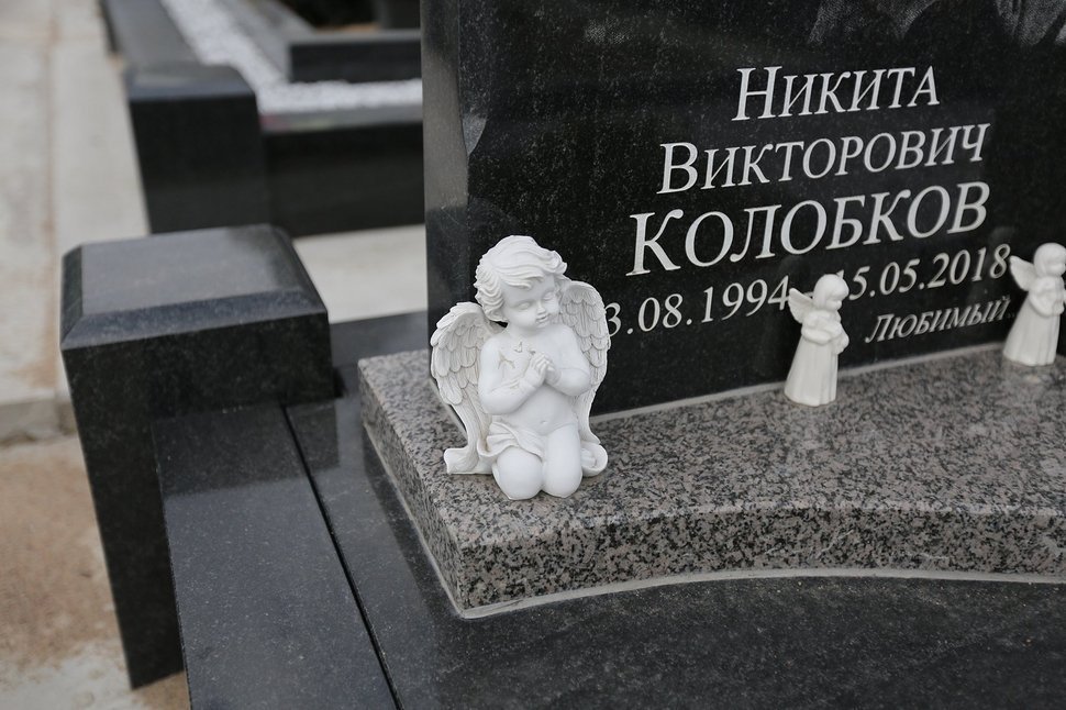 Составной памятник из гранита 